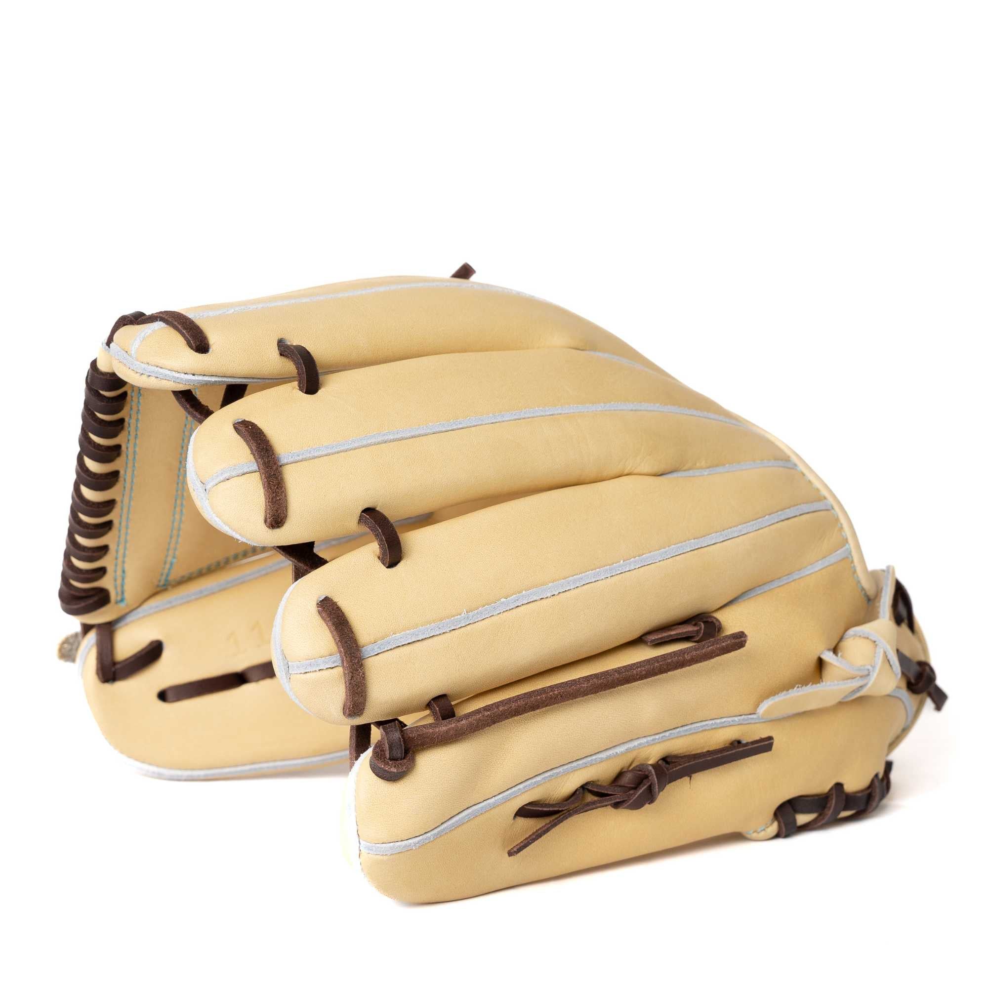 EN-7 | Pitcher | Blonde | 11.75"