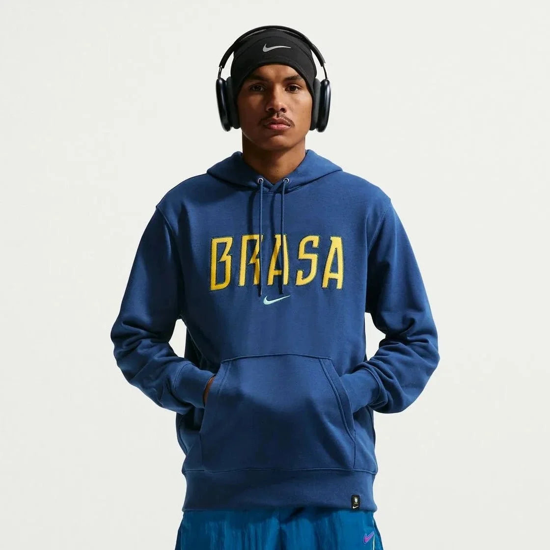 Nike 2026 Brazil Men's Club French Terry Pullover Hoodie