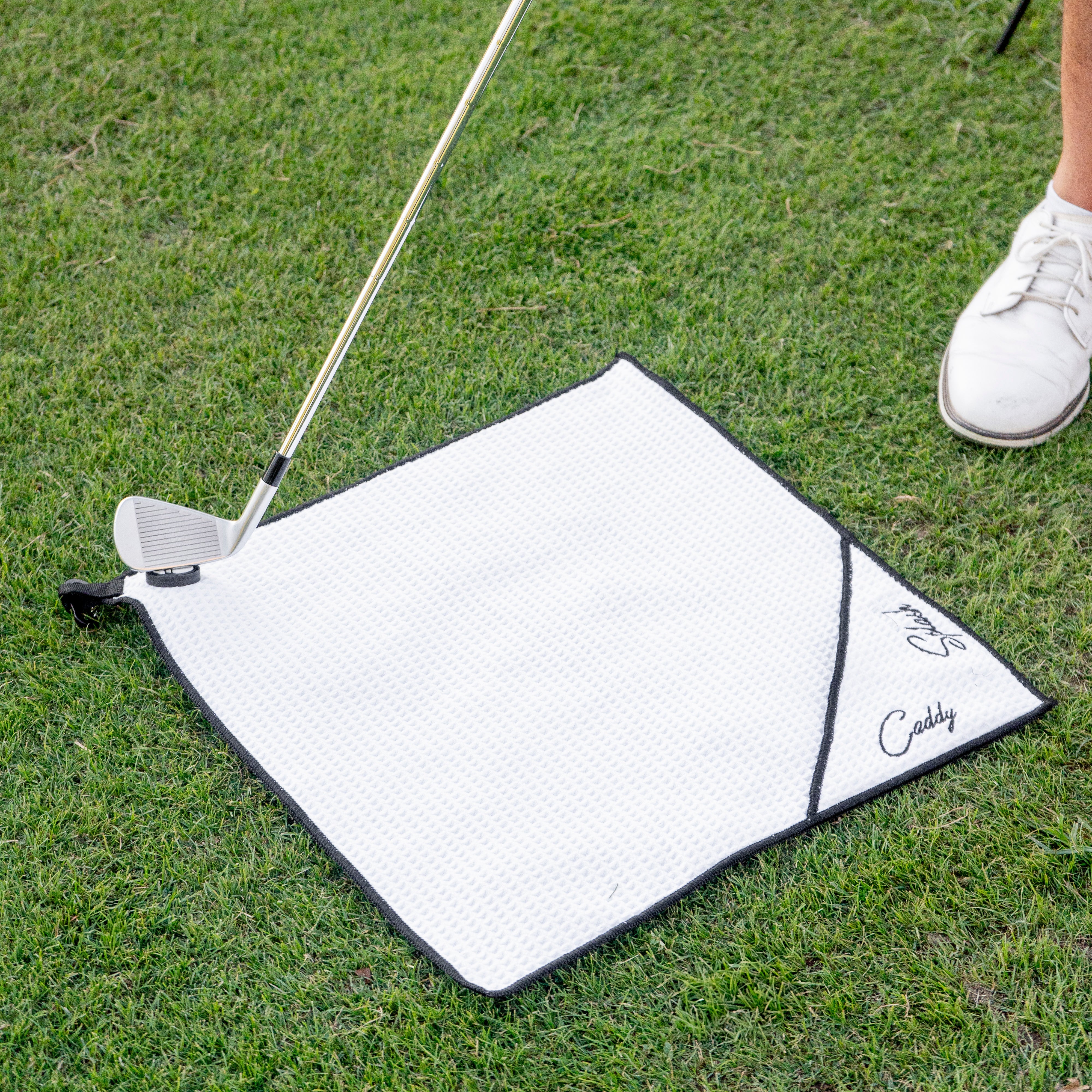 Golf Pocket Mag Towel - White & Ice White Golf Club Water Brush Pro Bundle