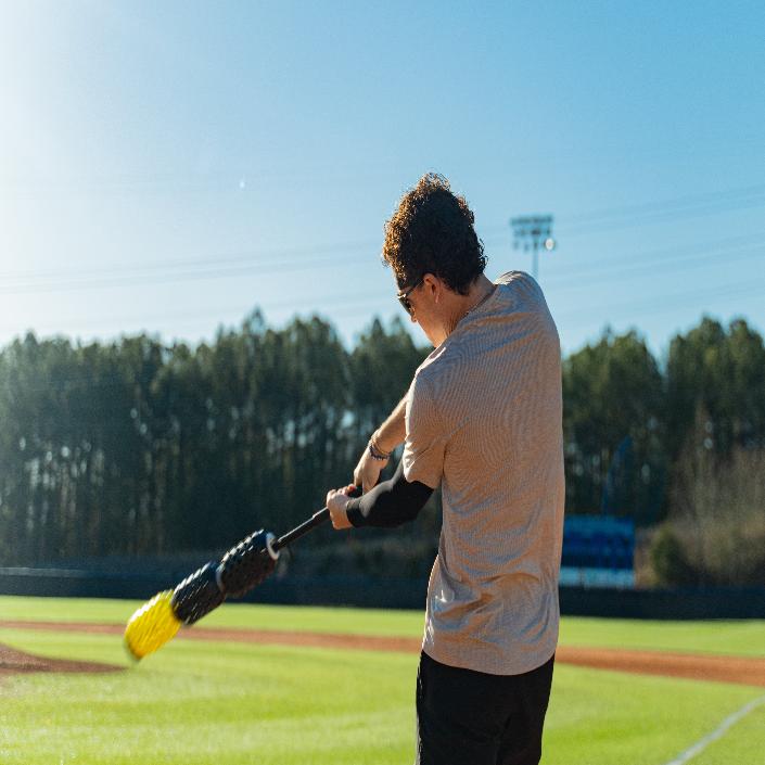 AERO-BAT WITH AERO-BALLS Baseball/Softball Swing Speed Trainer and On-Deck Warm Up Device
