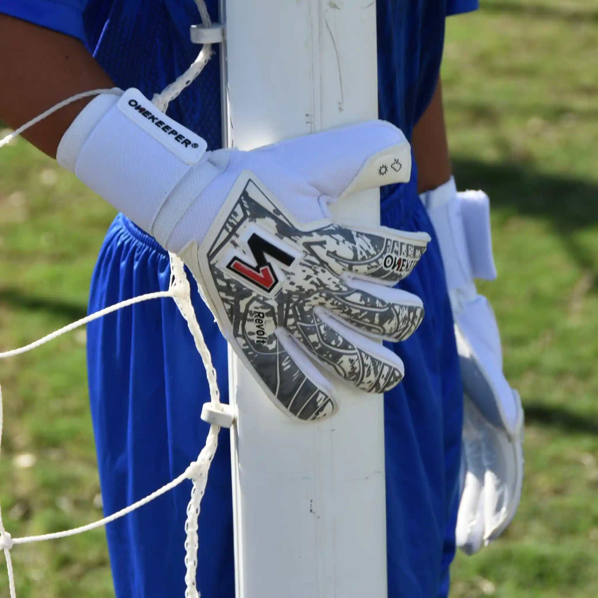 ONEKEEPER Revolt White and Silver