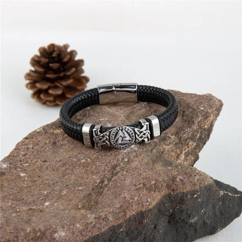 MKENDN Leather Braided Viking Bracelets for Men Boys Vintage Triangle Vegvisir Amulet Scandinavian Wrap Cuff Wirstband Bracelets