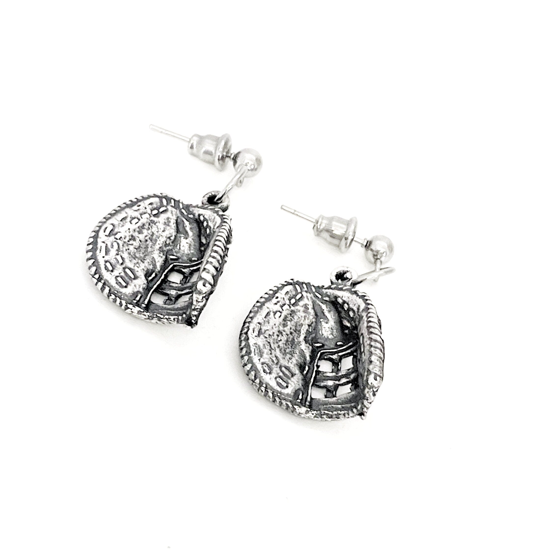 Baseball Mom Gifts, Baseball Catcher Mom Earrings, Daughter Gifts, Catcher Mitt Earring, Girlfriend Gift, Baseball Mom Jewelry, Gift For Her